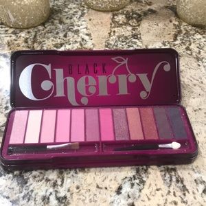 Black cherry woman’s eyeshadow